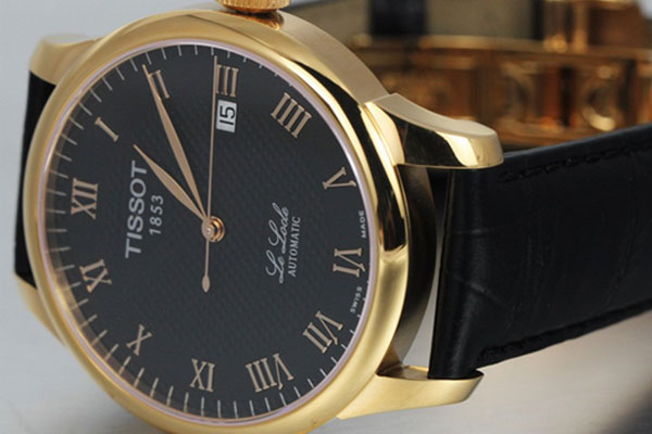 天梭镀金黑盘皮带二手表回收一般多少钱 成色or品牌谁重要