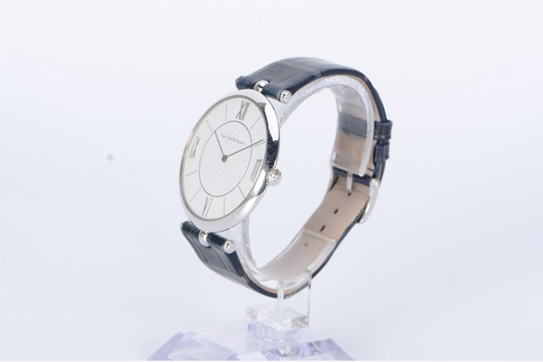 哪里可以回收梵克雅宝18K白金手表 带你深入了解回收市场