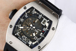 理查德米尔RM010 AUTOMATIC白金腕表在手表回收店稳拿高价