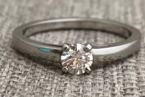 一般二手铂金钻石戒指回收价格多少钱一克