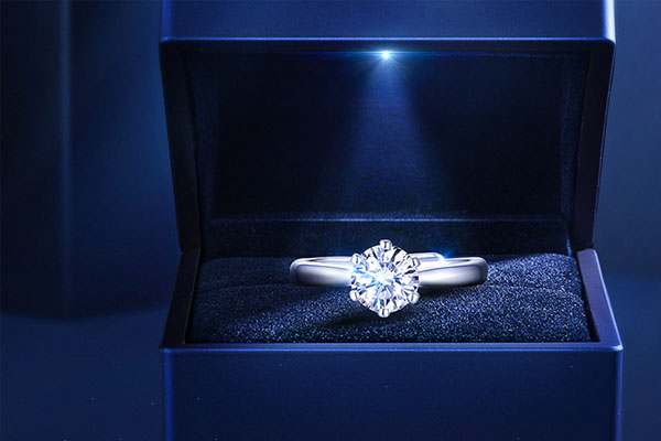 刚在专柜买的钻石戒指可以卖掉吗