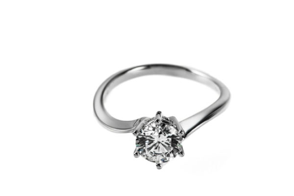 在周六福买的钻石戒指可以回收吗 价格怎么样