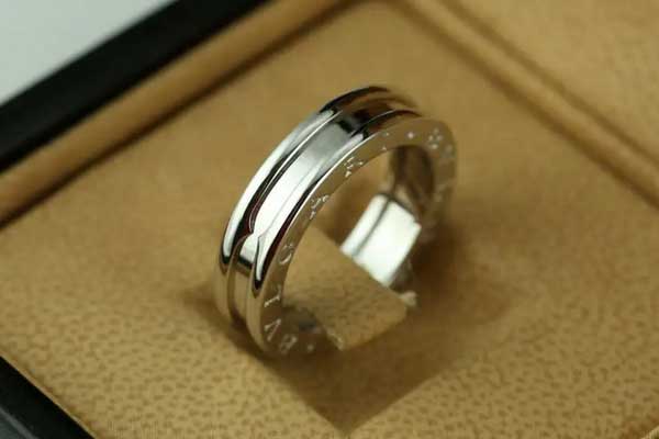 二手铂金戒指能卖多少钱 什么样的铂金戒指比较值钱
