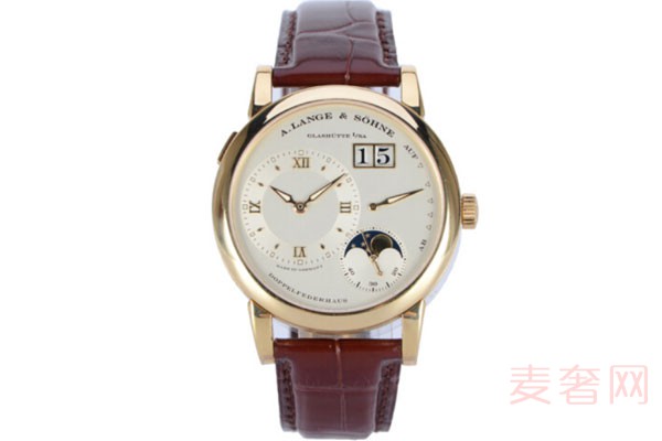 上图为朗格LANGE 1系列棕色表带109.021手表实拍