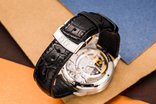 格拉苏蒂的这款偏心系列90-01-02-02-04腕表表带展示