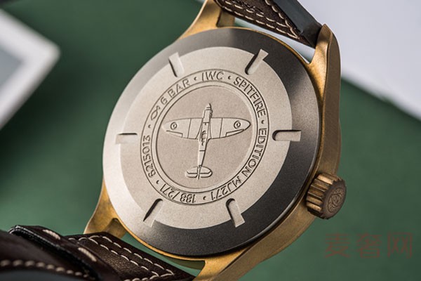 万国马克十八飞行员系列IW327101腕表表盘背部展示