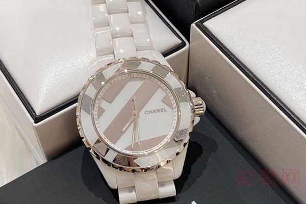 香奈儿J12系列H5582白陶瓷腕表展示