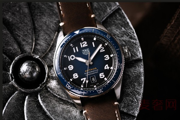 泰格豪雅传奇经典的Autavia系列腕表正面展示图