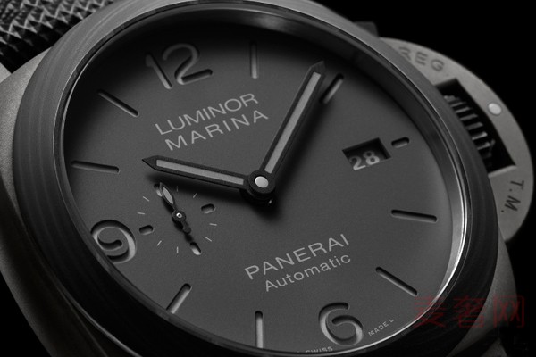 沛纳海全新Luminor Marina庐米诺系列腕表表盘展示图