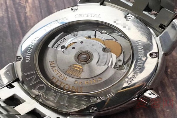 公价8000元的梅花手表回收多少钱